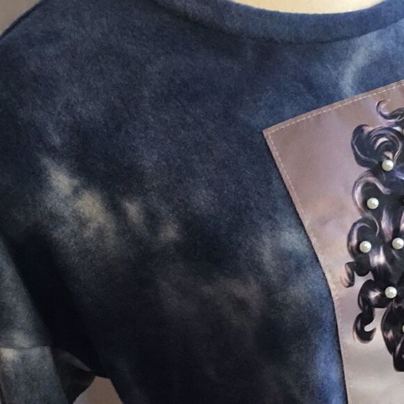 LOVE J crop long sleeve fleece in large DBR3 - Picture 5 of 13